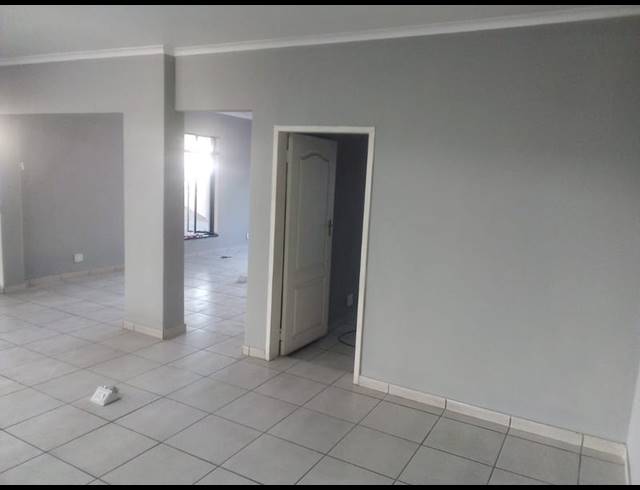 BUSINESS PROPERTY TO RENT IN WITFIELD